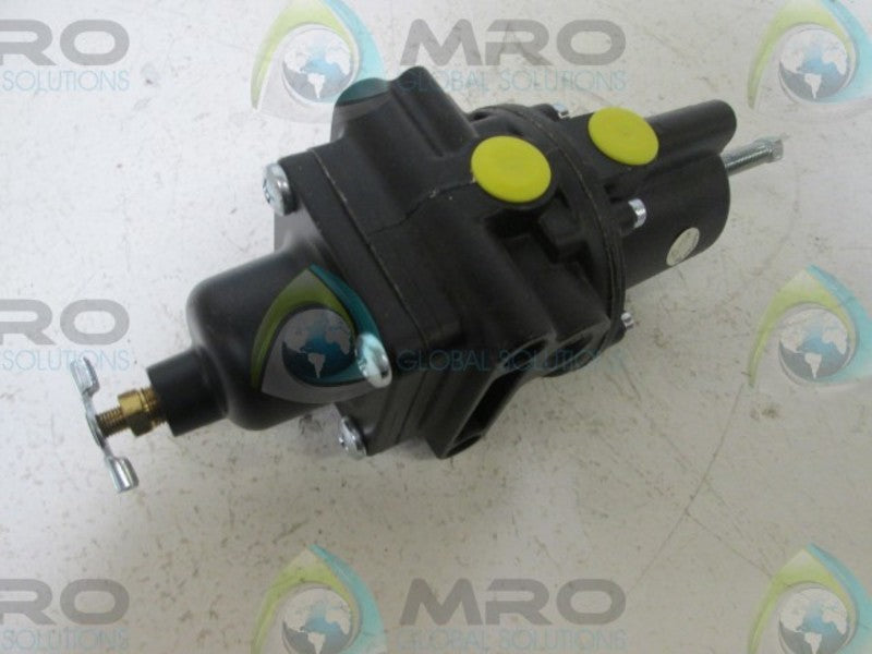 FAIRCHILD 65832 PNEUMATIC SERVICE REGULATOR  NSMP