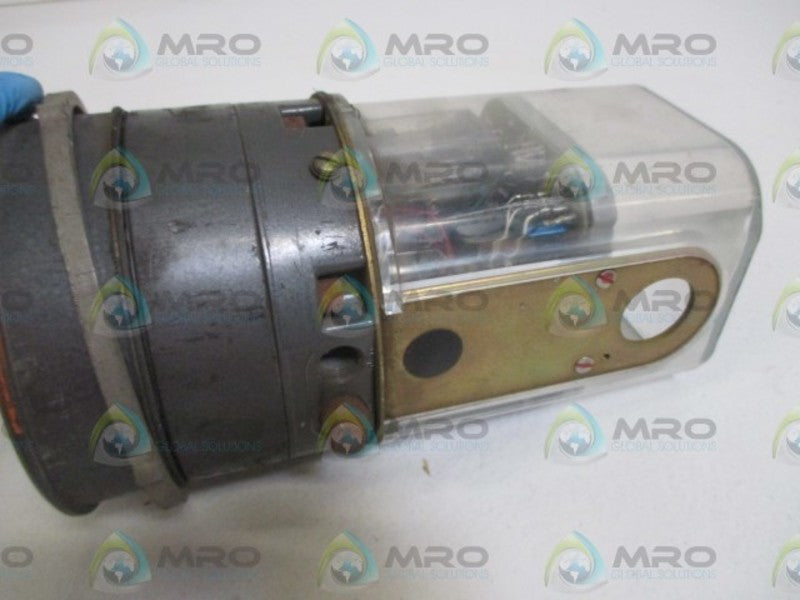 DWYER 43205 CAPSU PHOTOHELIC  UNMP