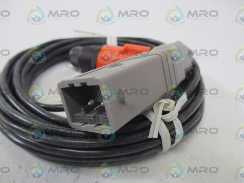 MICRO SWITCH FE-PC4LF-20 PHOTOELECTRIC SWITCH (AS PICTURED)  NSNP