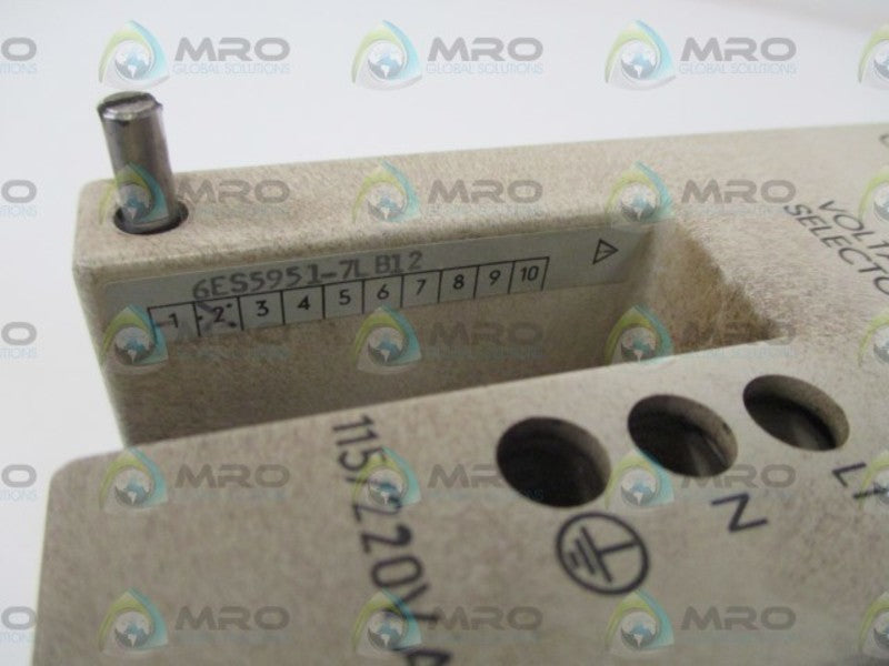 SIEMENS 6ES5 951-7LB12 POWER SUPPLY  UNMP