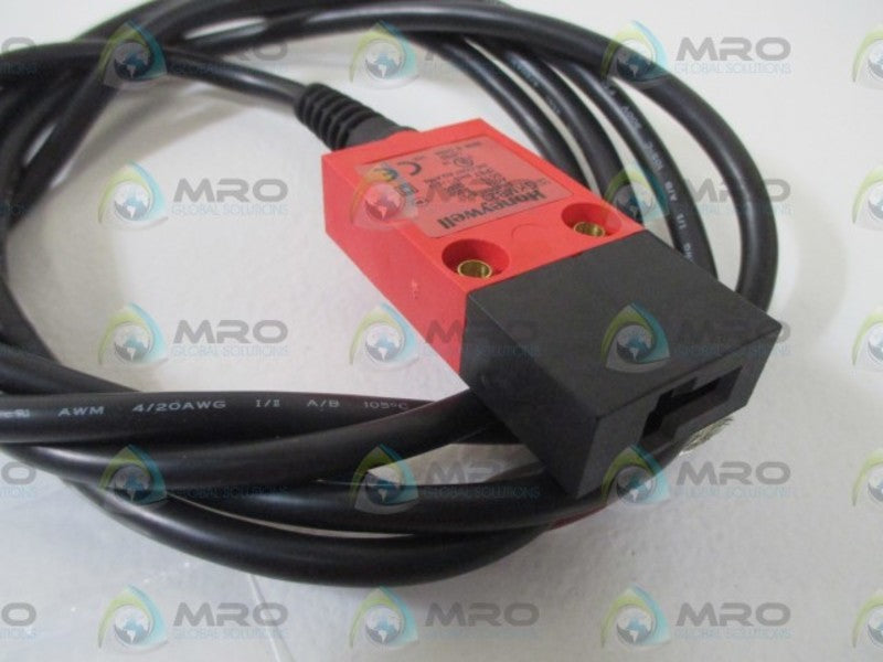 HONEYWELL GKMB23 SAFETY INTERLOCK SWITCH  NSNP IN A BAG