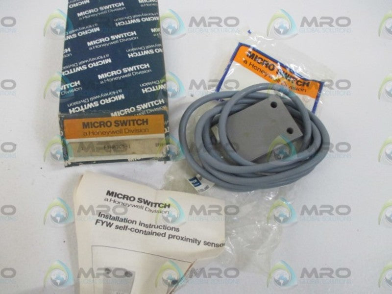 MICRO SWITCH FYWA3C5-1 PROXIMITY SENSOR  NSMP