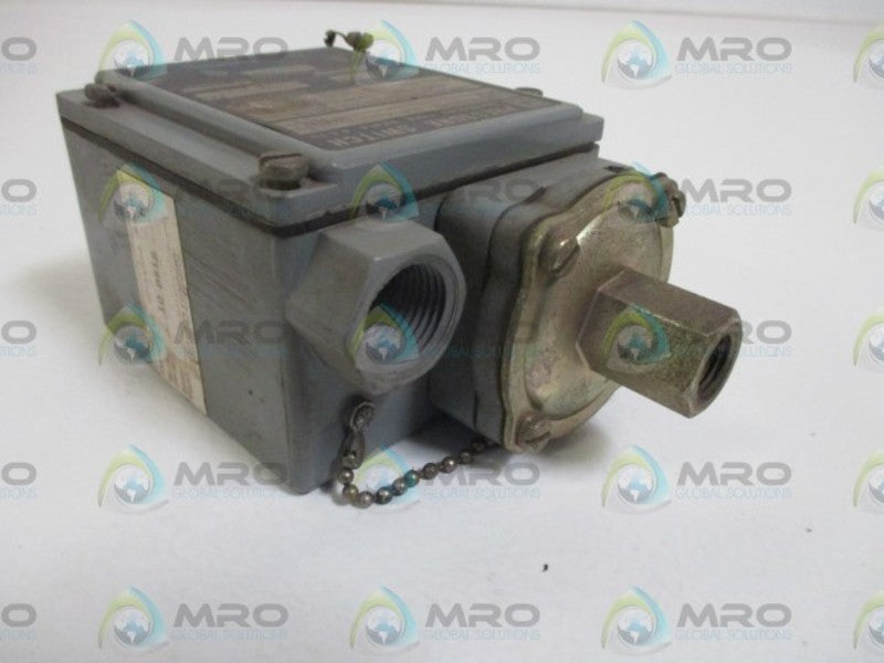 SQUARE D 9012-GDW-2 SER.A PRESSURE SWITCH  UNMP