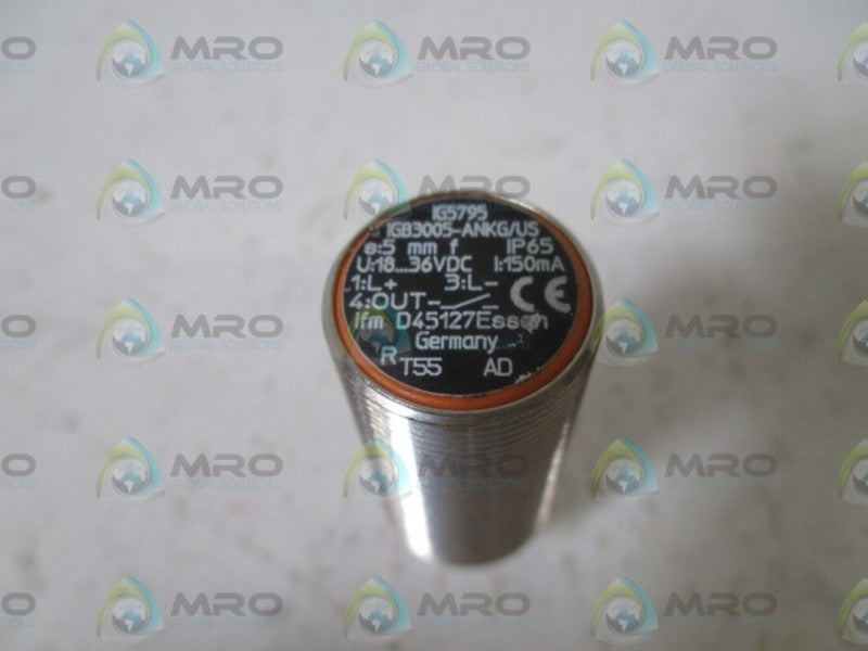 IFM EFECTOR IG5795 INDUCTIVE PROXIMITY SENSOR  NSNP