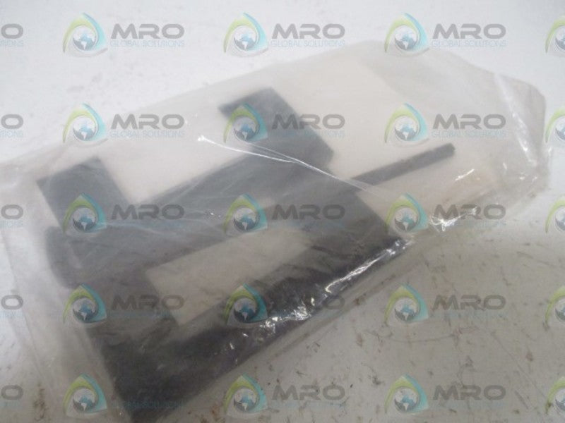 LOT OF 3 SCE 025-46992 BEZEL BLACK MODEL P NSNP IN A BAG