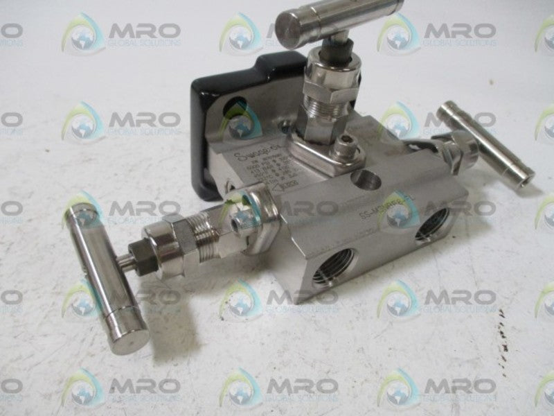 SWAGELOK SS-M3NBF8-FL MANIFOLD VALVE  NSNP