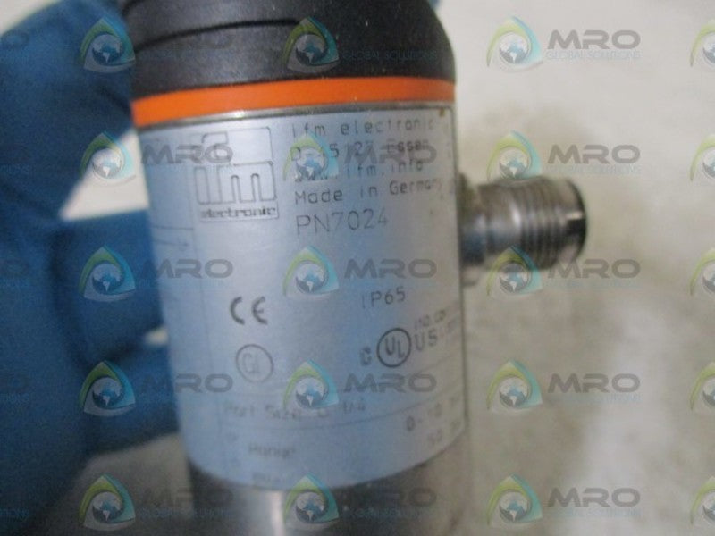 IFM EFECTOR PN7024 PRESSURE MONITOR  UNMP