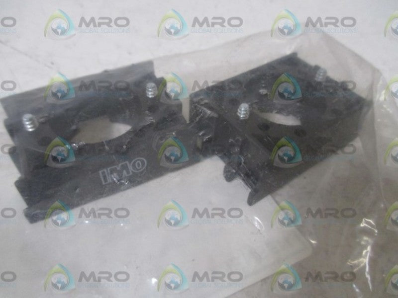 LOT OF GLUNZ & JENSEN S0-217247 MOUNTING COLLAR  NSNP IN A BAG