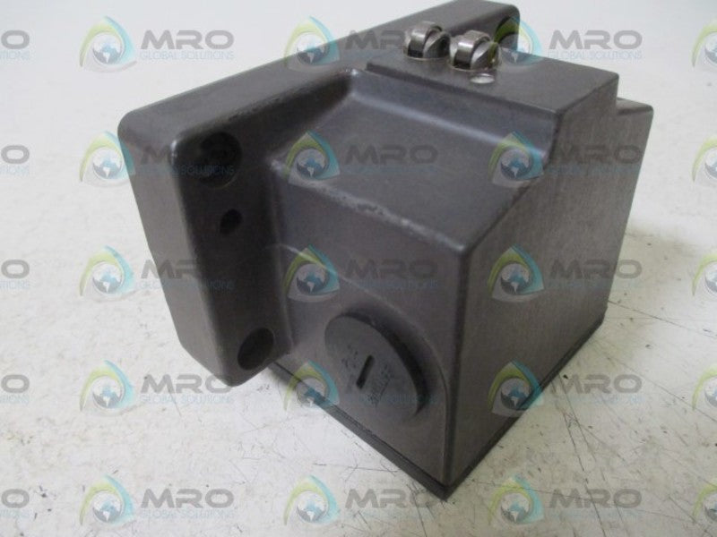 BALLUFF BNS-519-D02-L12-100 LIMIT SWITCH  NSNP