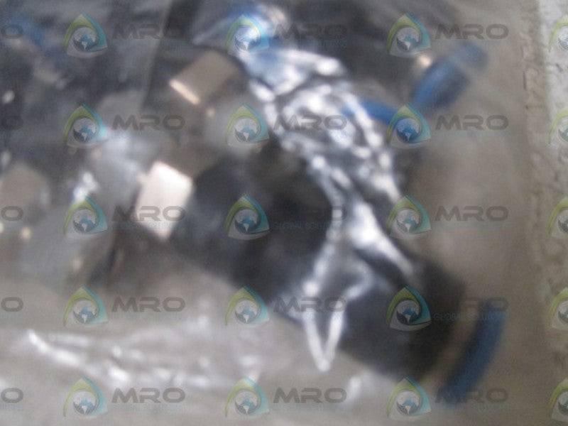 LOT OF 10 FESTO QSTL-1/8-6 T-COONECTOR NSNP IN A FACTORY BAG