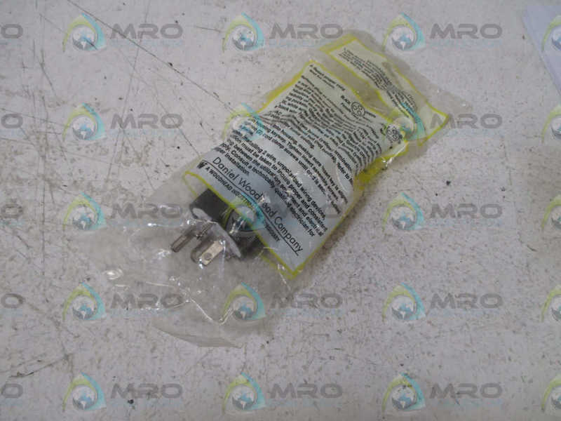 DANIEL WOODHRAD 5266 PLUG  NSMP