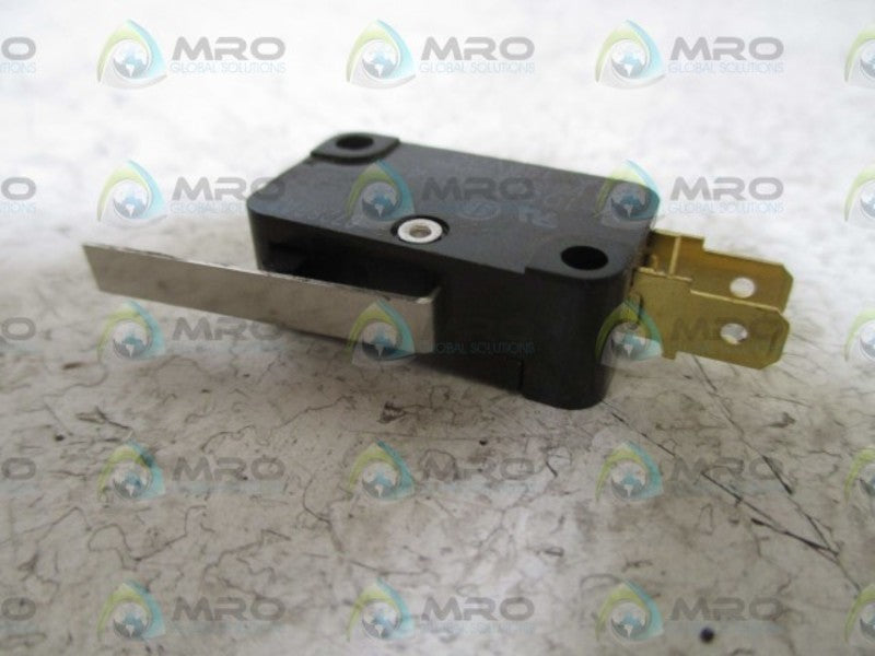 OMRON V-10G2-1C24-K SNAP ACTION SWITCH UNMP