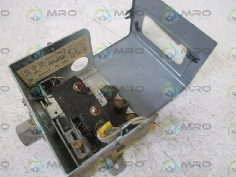 MERCOID CONTROLS AP7021-153 PRESSURE SWITCH  UNMP
