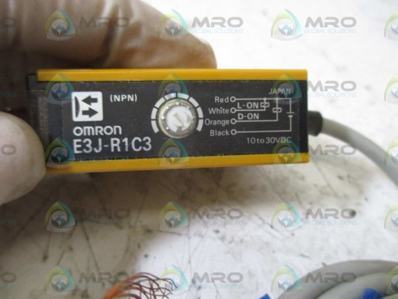 OMRON E3J-R1C3 PHOTOELECTRIC SENSOR  UNMP