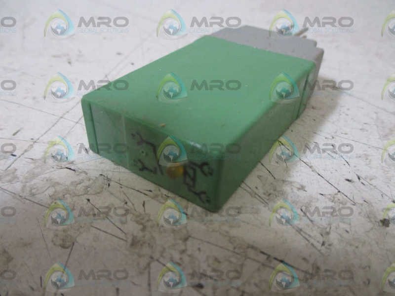 LOT OF 2 PHOENIX CONTACT 2823667 RELAY CONNECTOR NSMP