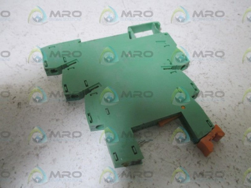 LOT OF 2 PHOENIX CONTACT PLC-BSC-120UC/1/SEN TERMINAL BLOCKNSNP