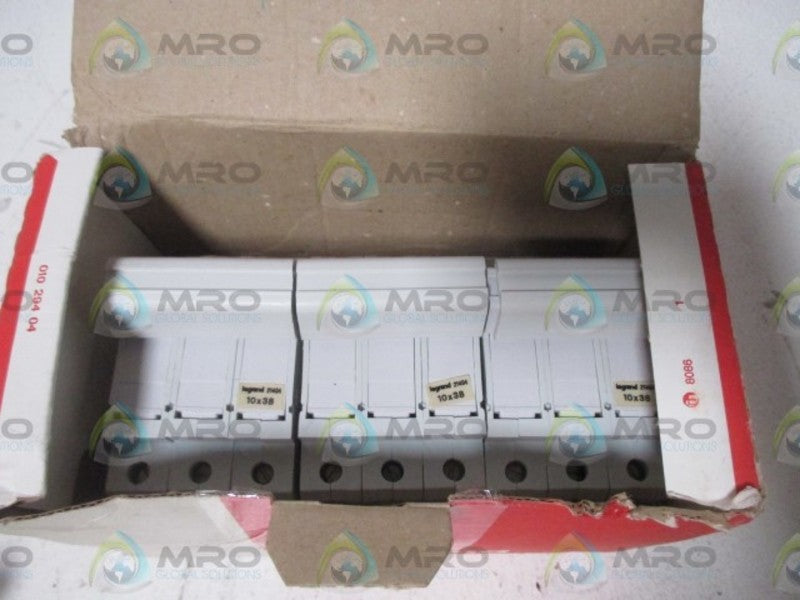 LOT OF 3 LEGRAND 21404 NSMP