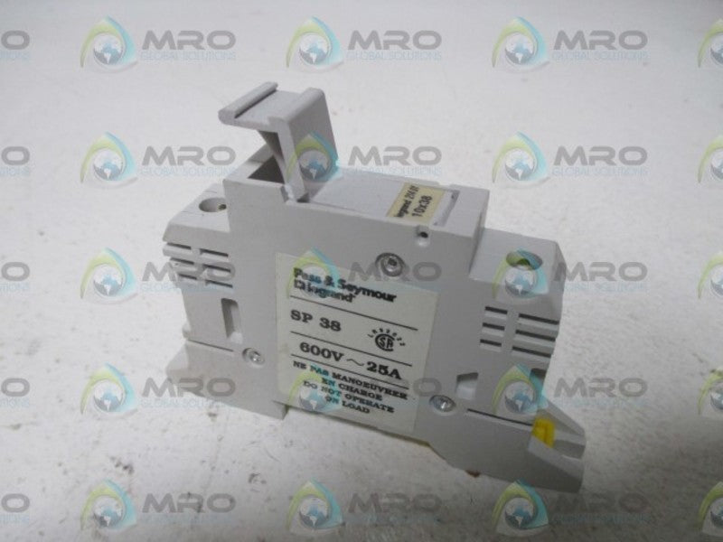 LOT OF 4 LEGRAND 21401 NSMP