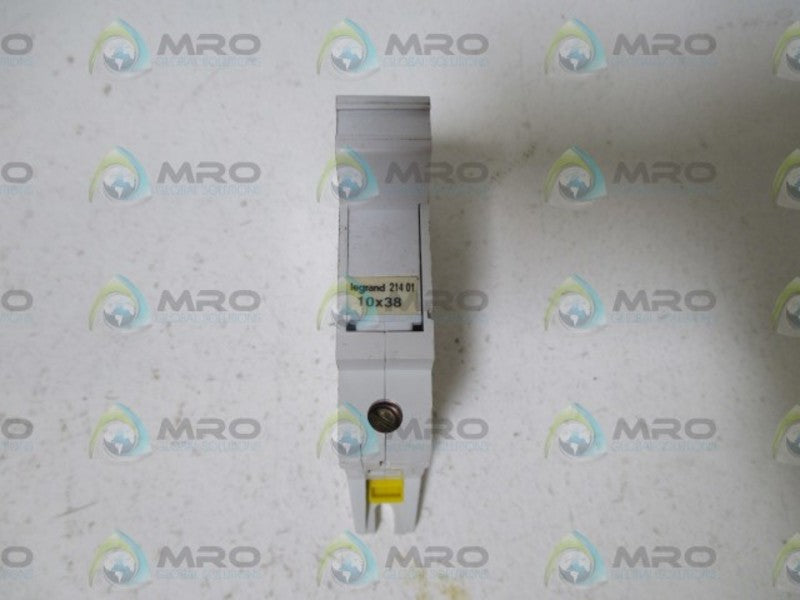 LOT OF 12 LEGRAND 21401 FUSE HOLDERUNMP