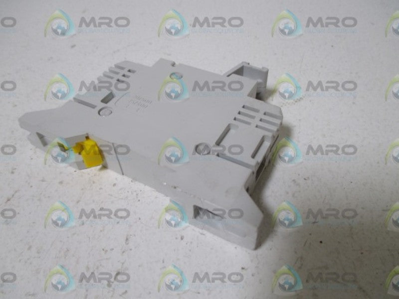 LOT OF 12 LEGRAND 21401 FUSE HOLDERUNMP