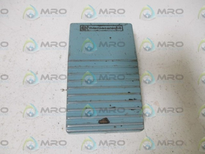 TELEMECANIQUE XPE-M110 FOOT SWITCH  UNMP