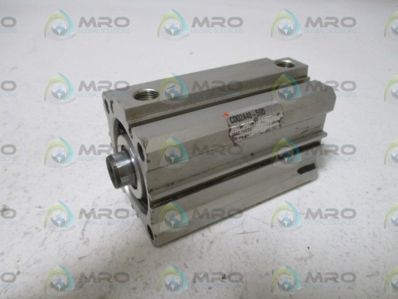 SMC CDQ2A40-50D AIR CYLINDER  UNMP