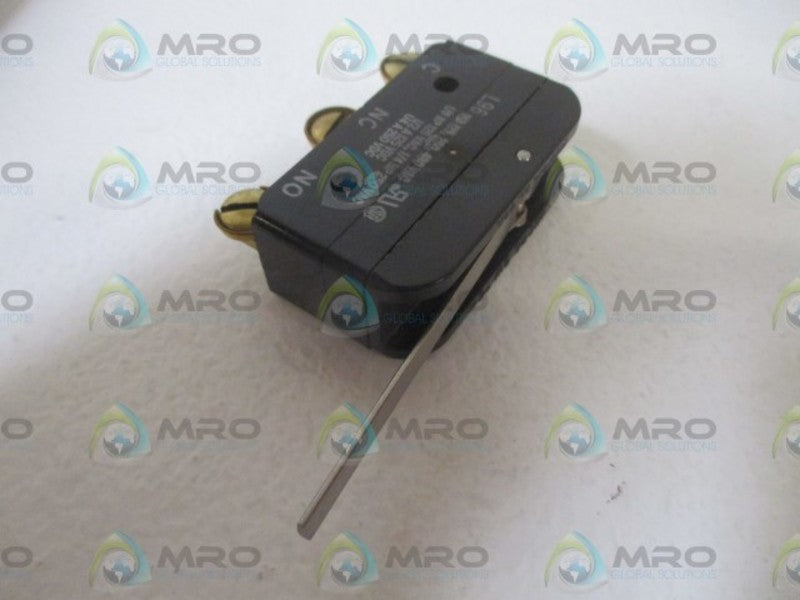 LOT OF 8 MICROSWITCH BZ-2RM-P4 LIMIT SWITCH NSMP