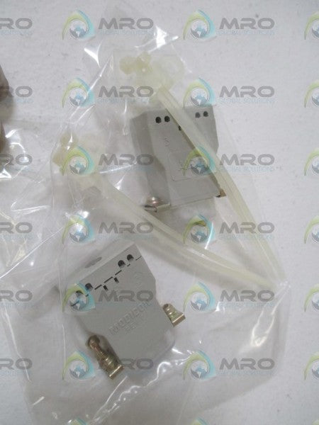 MODICON AS-MBKT-185 ADAPATER/CONNECTOR KIT  NSNP  IN A BOX