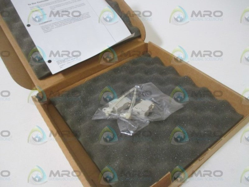 MODICON AS-MBKT-185 ADAPATER/CONNECTOR KIT  NSNP  IN A BOX