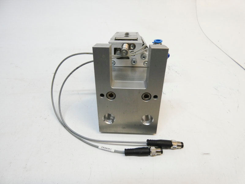 FESTO DGSL-12-30-Y3A 543977 (AS PICTURED) UNMP