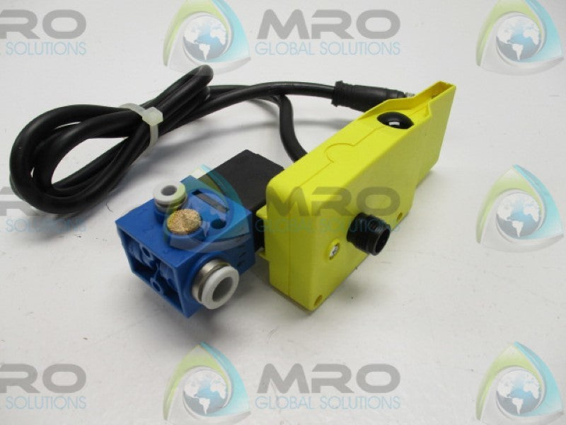 WENGLOR OPT104 REFLEX SENSOR FOR CONVEYOR  24V  NSMP
