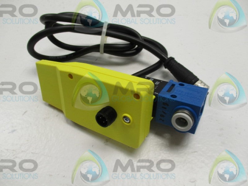 WENGLOR OPT104 REFLEX SENSOR FOR CONVEYOR  24V  NSNP