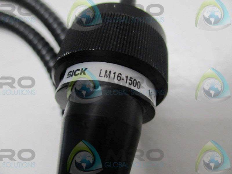 SICK LM16-1500 RIGHT ANGLE PARALLEL LIGHT SPOT SENSOR  NSMP