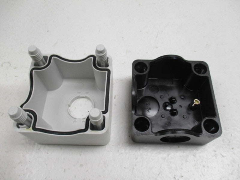 KLOCKNER MOELLER A22-I1M SUREFACEMOUNT ENCLOSURE 1-UNIT  NSMP