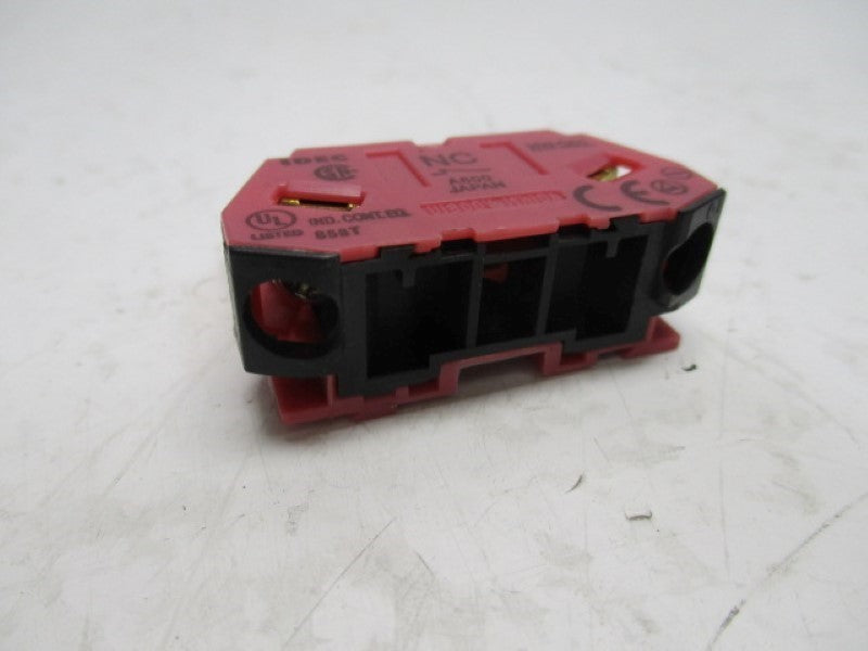 IDEC HW-G01 CONTACT BLOCK  UNMP
