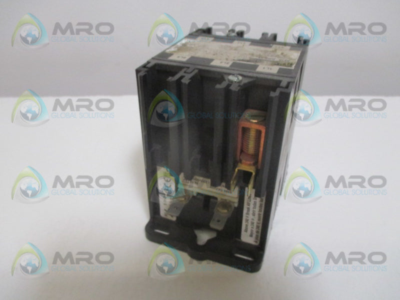 SQUARE D 8910-DPA63V09 CONTACTOR 240V   UNMP