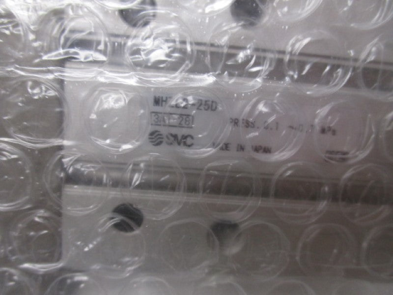 SMC MHZL2-25D-M9BAZS LONG STROKE GRIPPER CYLINDER   NSMP