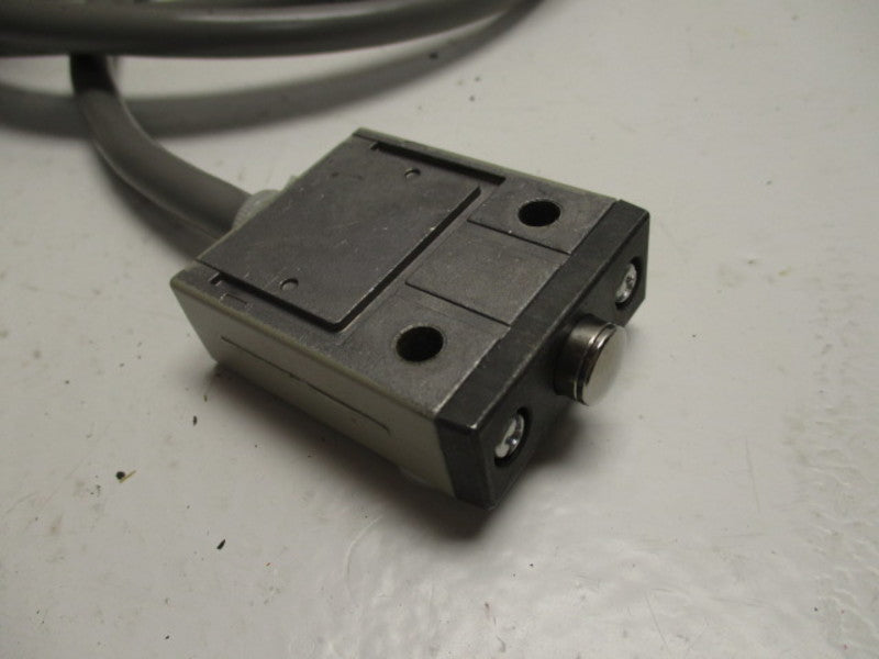 OMRON D4C-1701  UNMP