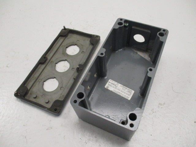 ALLEN BRADLEY 800T-3TZ SER. T  UNMP