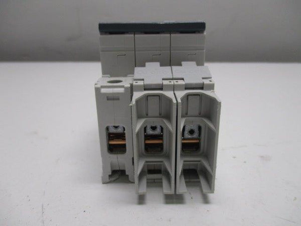 SIEMENS 5SJ4303-8HG42 CIRCUIT BREAKER 3A (AS PICTURED)  UNMP