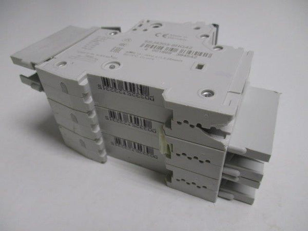 SIEMENS 5SJ4303-8HG42 CIRCUIT BREAKER 3A (AS PICTURED)  UNMP