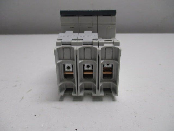 SIEMENS 5SJ4318-7HG41 CIRCUIT BREAKER 15A  UNMP