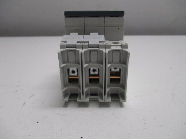 SIEMENS 5SJ4318-7HG41 CIRCUIT BREAKER 15A  UNMP