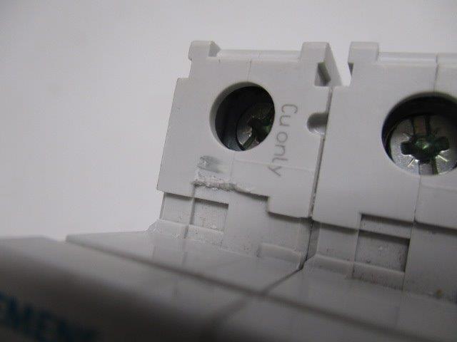 SIEMENS 5SJ4318-7HG41 CIRCUIT BREAKER 15A  UNMP