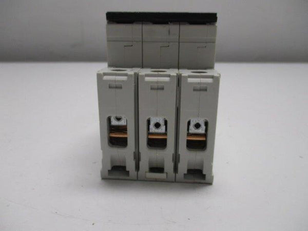 SIEMENS 5SJ4303-7HG42 CIRCUIT BREAKER 3A (AS PICTURED)  UNMP