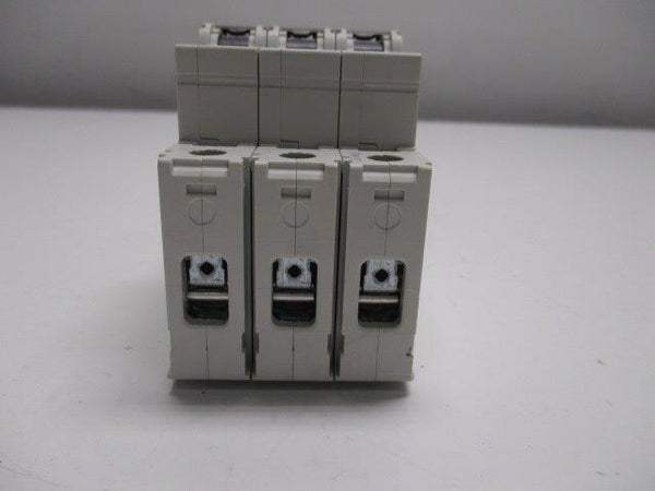 SIEMENS 5SJ4303-7HG42 CIRCUIT BREAKER 3A (AS PICTURED)  UNMP