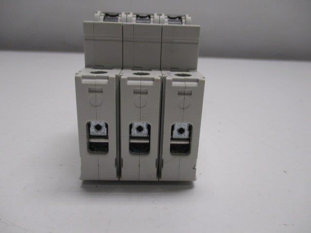 SIEMENS 5SJ4303-7HG42 CIRCUIT BREAKER 3A (AS PICTURED)  UNMP