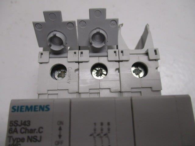 SIEMENS 5SJ4306-7HG42 CIRCUIT BREAKER 3A (AS PICTURED)  UNMP