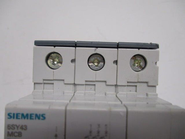 SIEMENS 5SY4303-8 CIRCUIT BREAKER 3A  NSNP