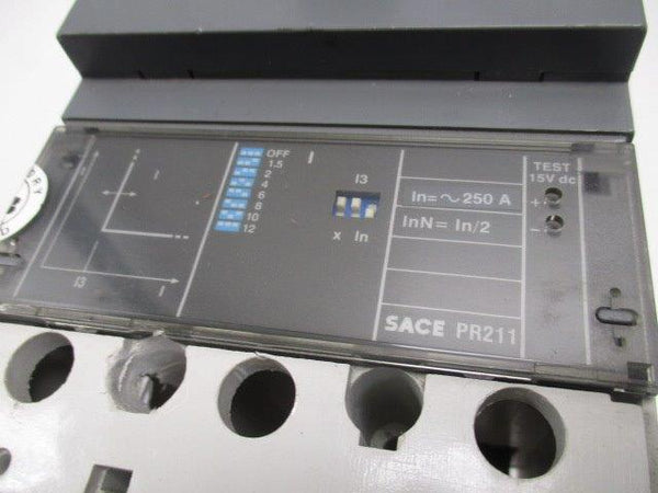 ABB AF09037714 CIRCUIT BREAKER 3A (AS PICTURED)  UNMP